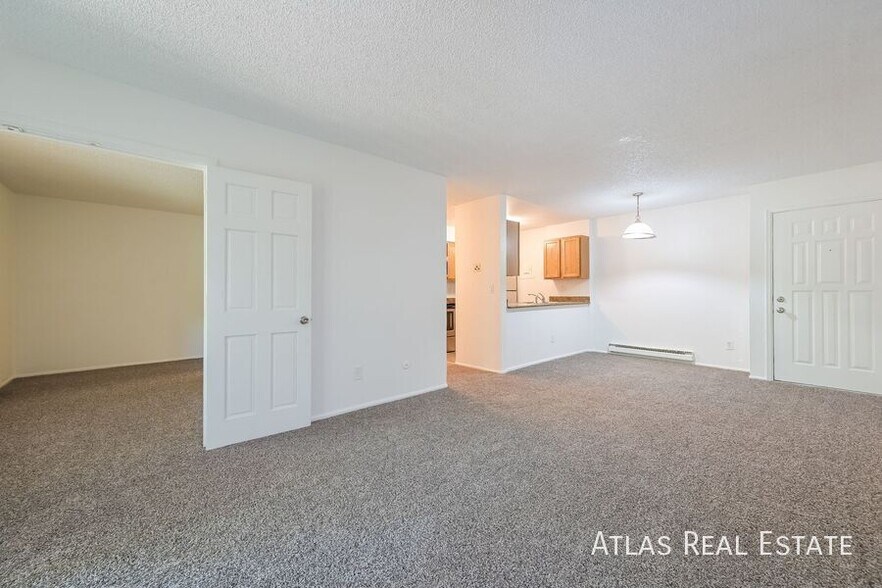 Building Photo - 14701 E Tennessee Dr