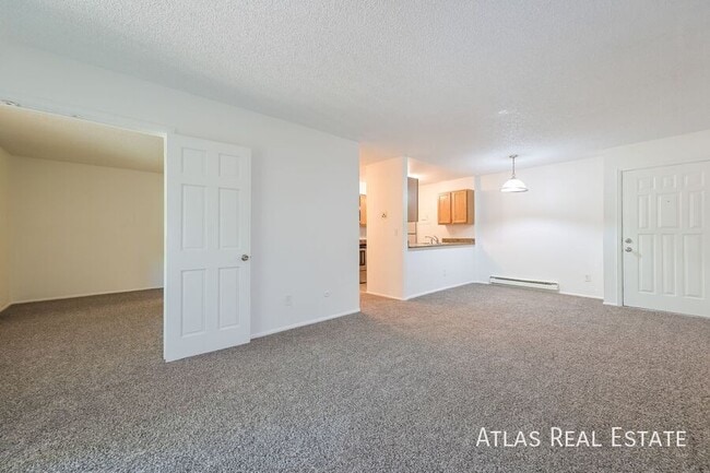 Building Photo - 14701 E Tennessee Dr