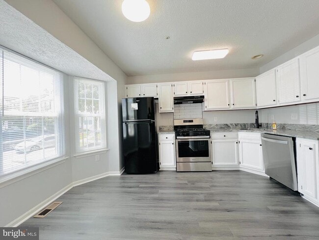 Building Photo - 2315 Barkley Pl