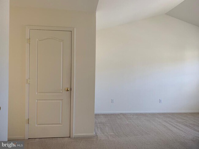 Building Photo - 187 Wynnefield Rd