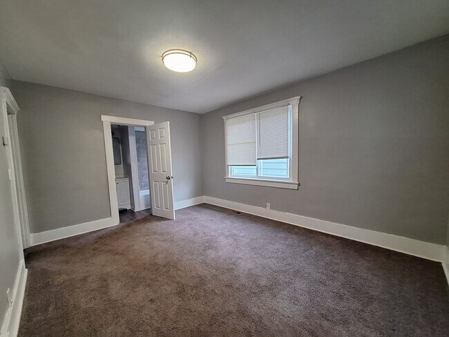 Building Photo - Welcome Home!