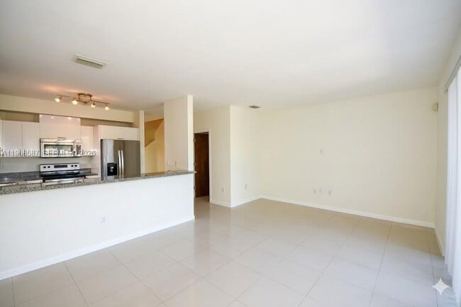 Building Photo - 2780 SW 33rd Ave