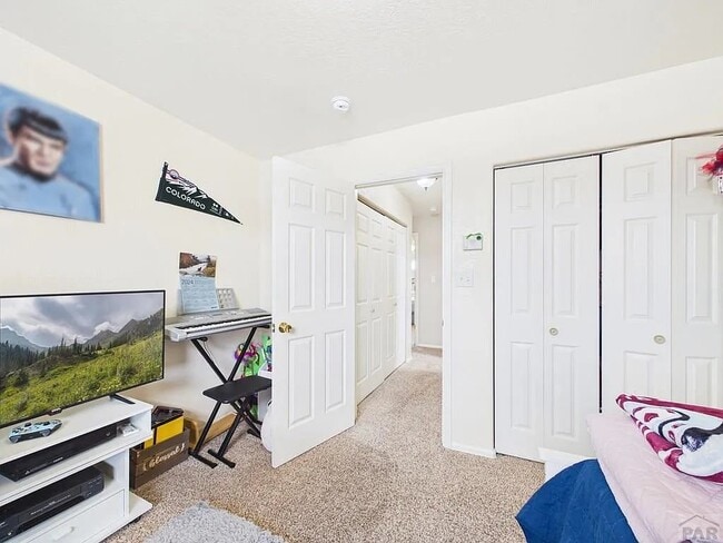 Building Photo - 435 E Stardust Dr