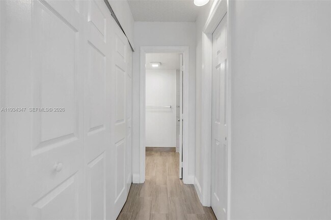 Building Photo - 2501 Riverside Dr