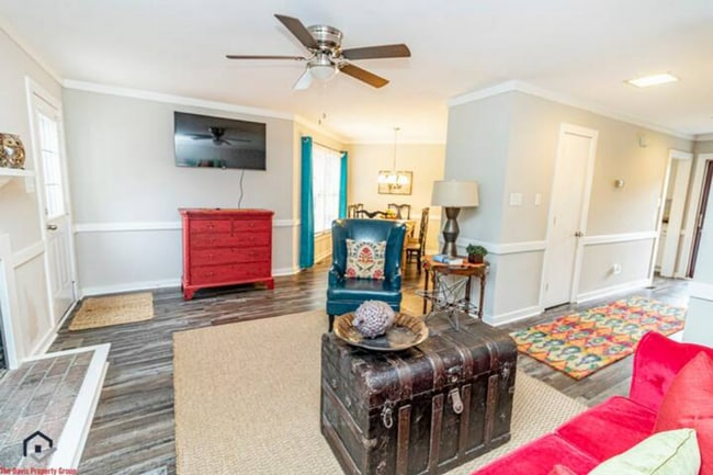 Building Photo - Townhouse with 2 bedrooms and 1.5 bathrooms in Willow Oaks