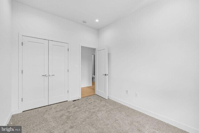 Building Photo - 2534 Elvans Rd SE