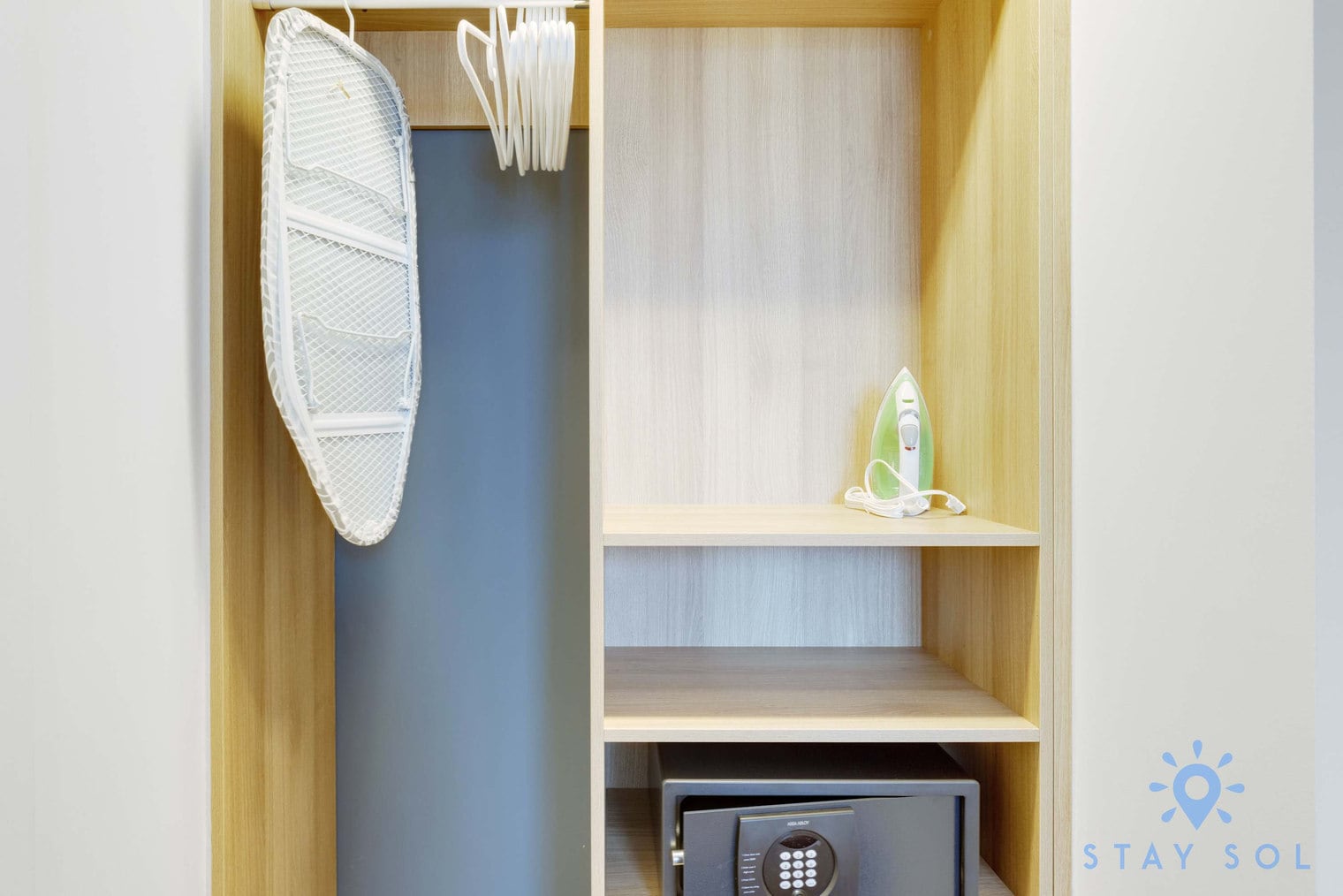 Building Photo - 601 NE 1st Ave