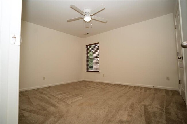 Building Photo - 2412 Harpers Way