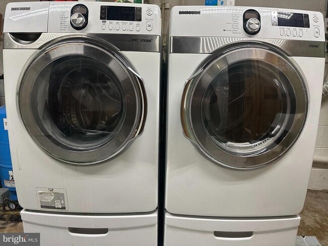 Building Photo - 14661 Rogers Ford Rd