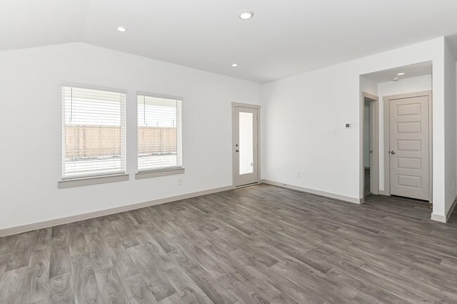 Building Photo - 14826 Cold Water Dr