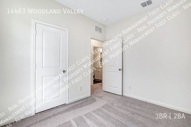 Building Photo - 14463 Woodland Vly