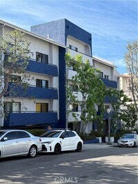 Building Photo - 10982 Roebling Ave