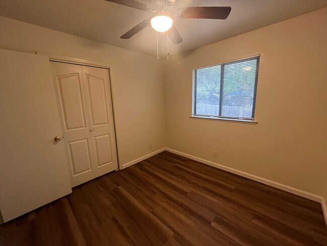 Building Photo - 1191 Hardenbrook Ave
