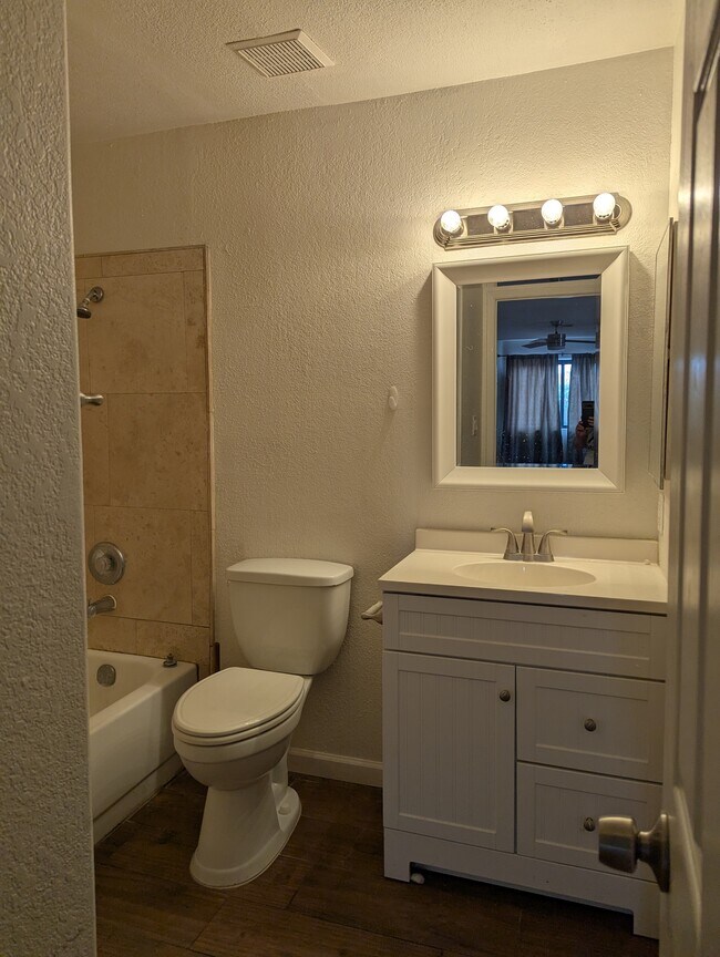 Building Photo - 5038 S Rainbow Blvd