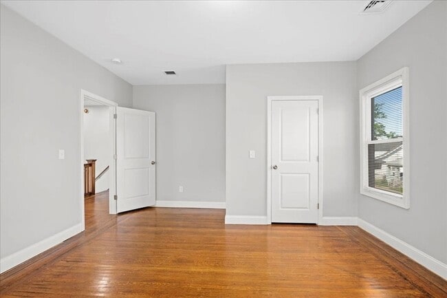 Building Photo - 480 White St