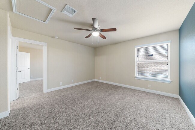 Building Photo - 26923 Camellia Trce