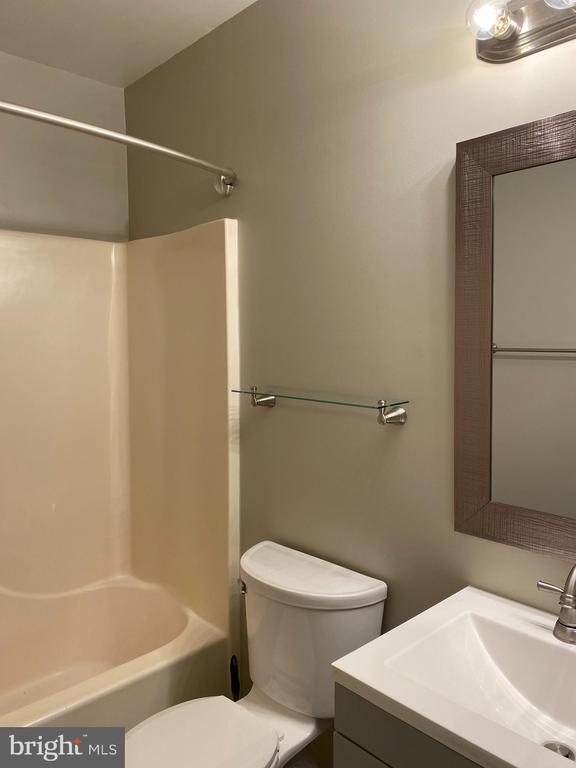 Building Photo - 9949 Grapewood Ct