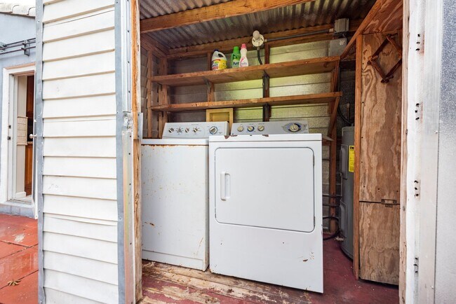 Building Photo - READY FOR A NEW TENANT - EXCELLENT PRIVATE PROPERTY IN SOUTH MIDDLE RIVER