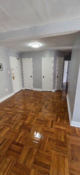 Building Photo - 56 S Munn Ave