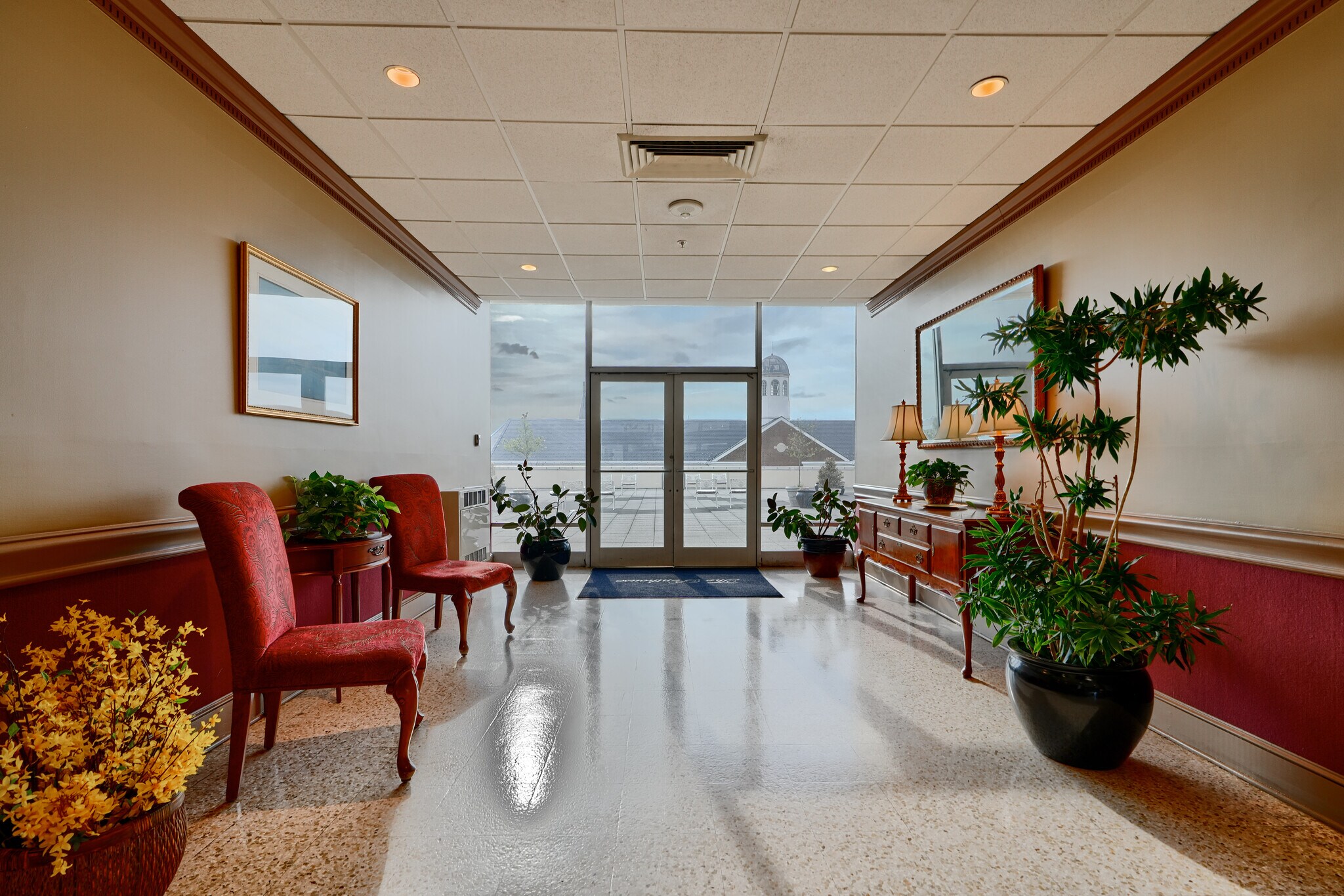 Guest area. - 28 Allegheny Ave