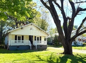 Building Photo - 3414 Summit Ave