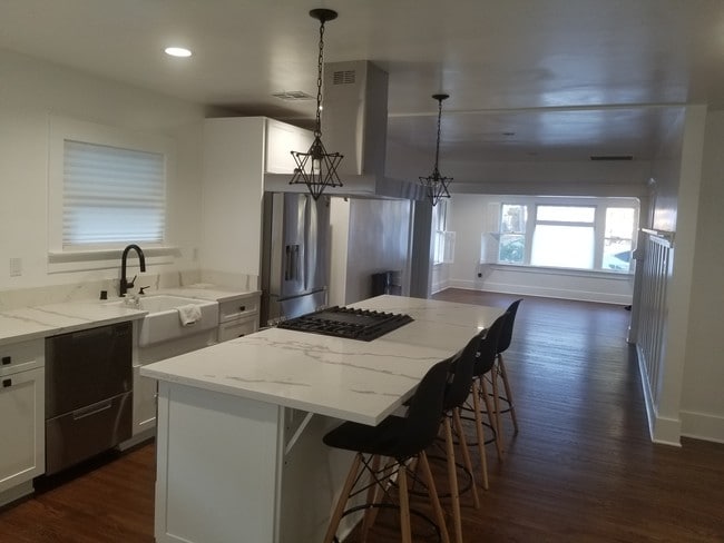 Kitchen - 4436 Kingswell Ave