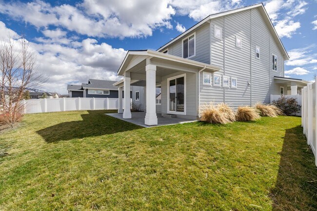 Building Photo - Dry Creek Ranch Rental