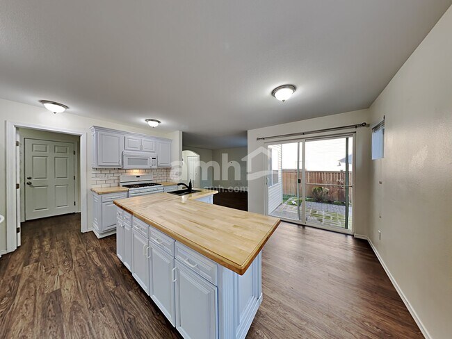 Building Photo - 5115 203rd St Ct E