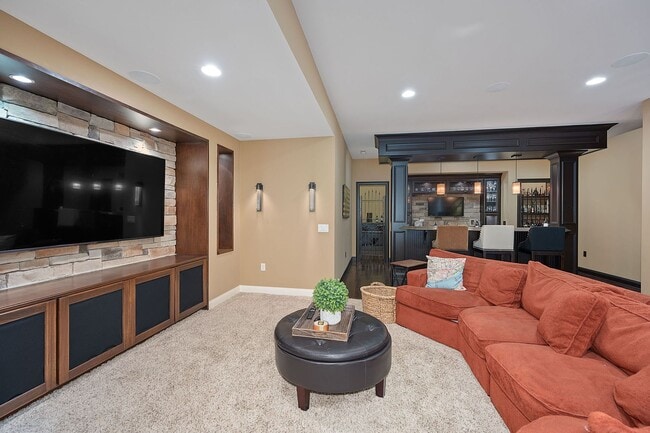 Building Photo - Anderson Township- Immaculate 4 bedroom on...