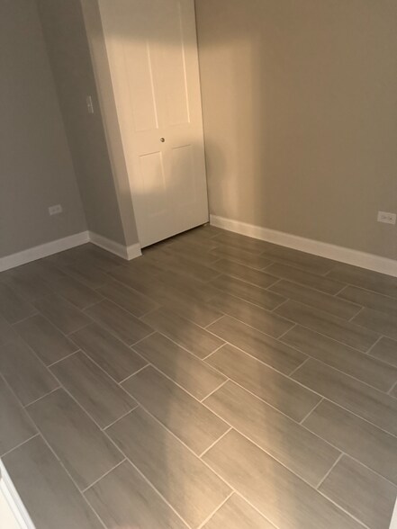 Building Photo - 8509 S Brandon Ave