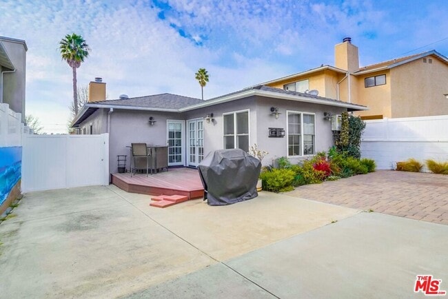 Building Photo - 8404 Holy Cross Pl