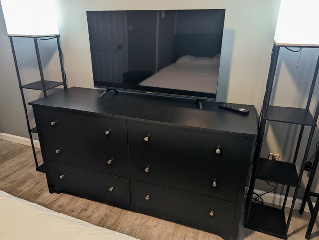 Building Photo - 39 Queen St