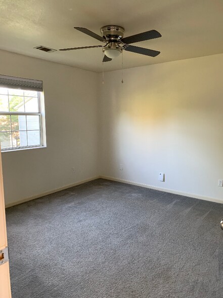 Building Photo - 5349 East Pkwy