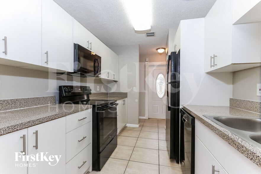 Building Photo - 10404 Oliver Ln