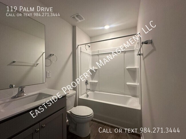 Building Photo - 119 Palm Dr
