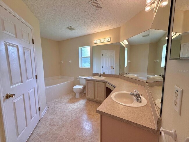 Building Photo - 89 Berkshire Ln