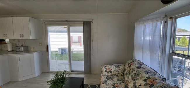 Building Photo - Cozy 1 bedroom furnished in Resort Style Community