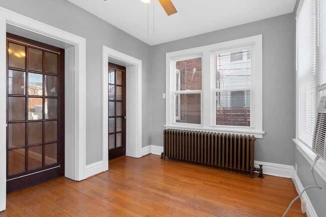 Building Photo - 4955 Tholozan Ave