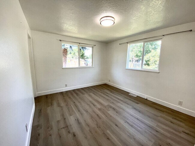 Building Photo - 3 bedroom 2 Bath 2 Car Garage Single Level Home near Micron and BSU