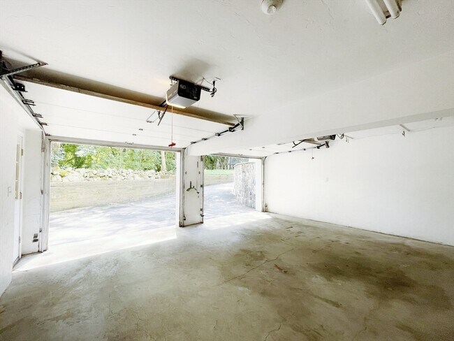 Building Photo - 24 Nugent Ln