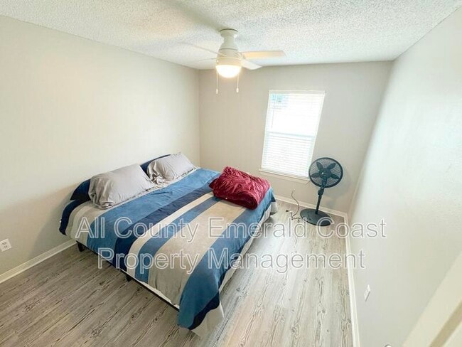 Building Photo - 915 Emily Cir