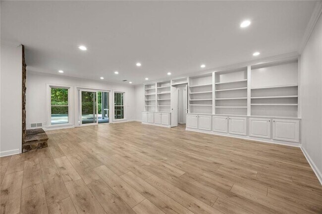 Building Photo - 1260 Heards Ferry Rd NW