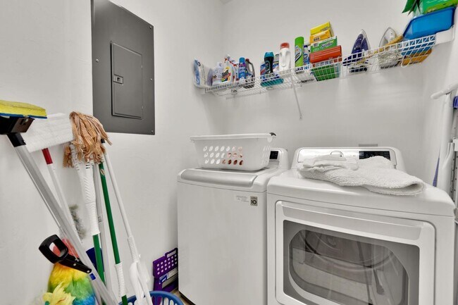 Building Photo - Seasonal 3br 2bath Condo in Harbor Lakes Community