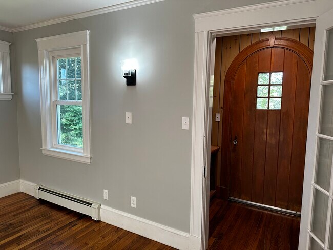 Building Photo - 96 Adams St