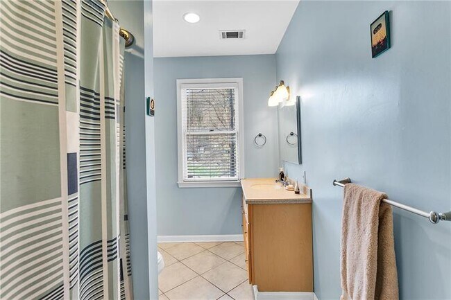 Building Photo - 3127 Josephine St