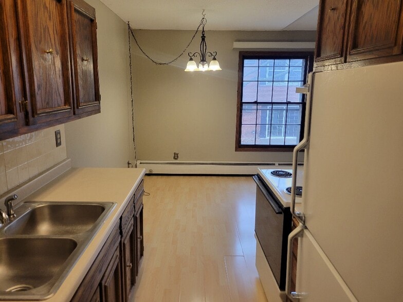 Building Photo - 808 Old Settlers Trl