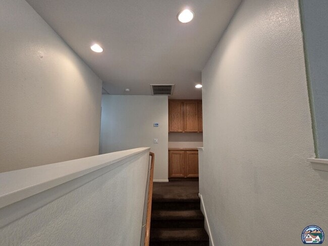 Building Photo - 1874 Farmer Dr