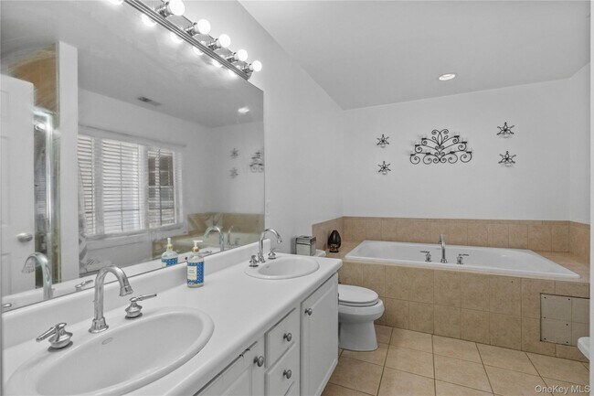 Building Photo - 17 Waring Dr