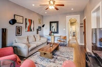 Building Photo - 1506 W Thome Ave