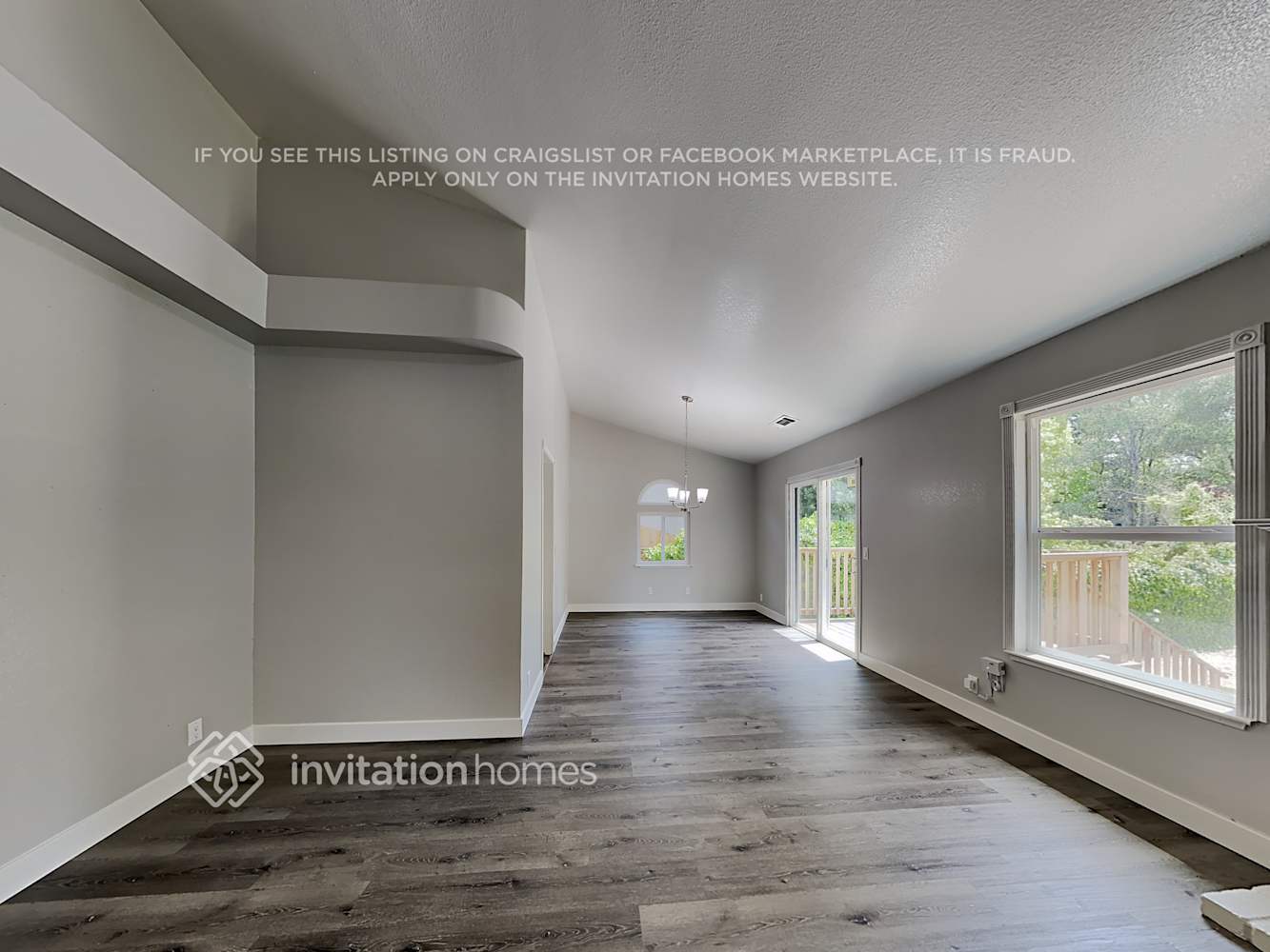 Building Photo - 2701 Hillcrest Dr